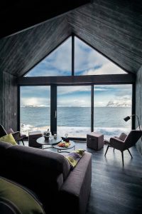Hamn i Senja Aurora room Norway